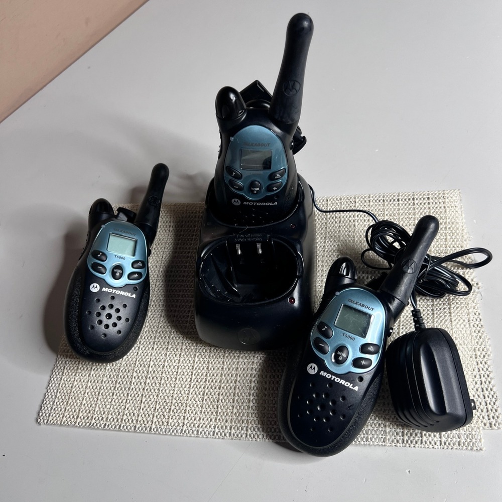 Motorola Talkabout T5000 Walkie Talkie Set of 3 with Dual Charging Base